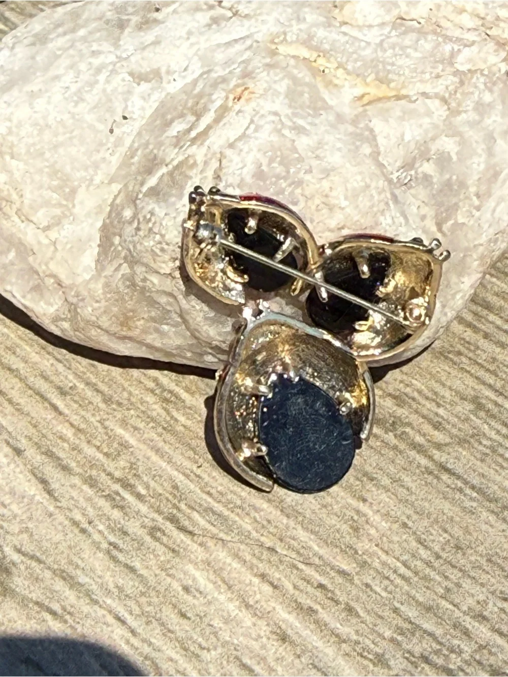 EUC Vintage LadyBug cabochon stones Crystal Triple Brooch